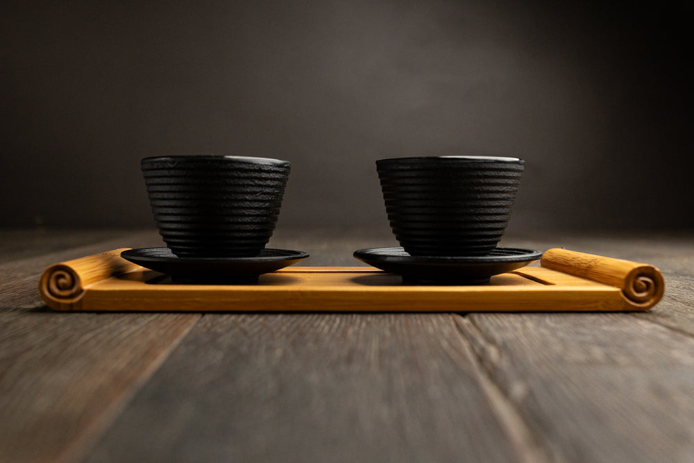
                  
                    Kurogane Japanisches Tee set - Schwarz - Gusseisen Teekanne / Tassen
                  
                
